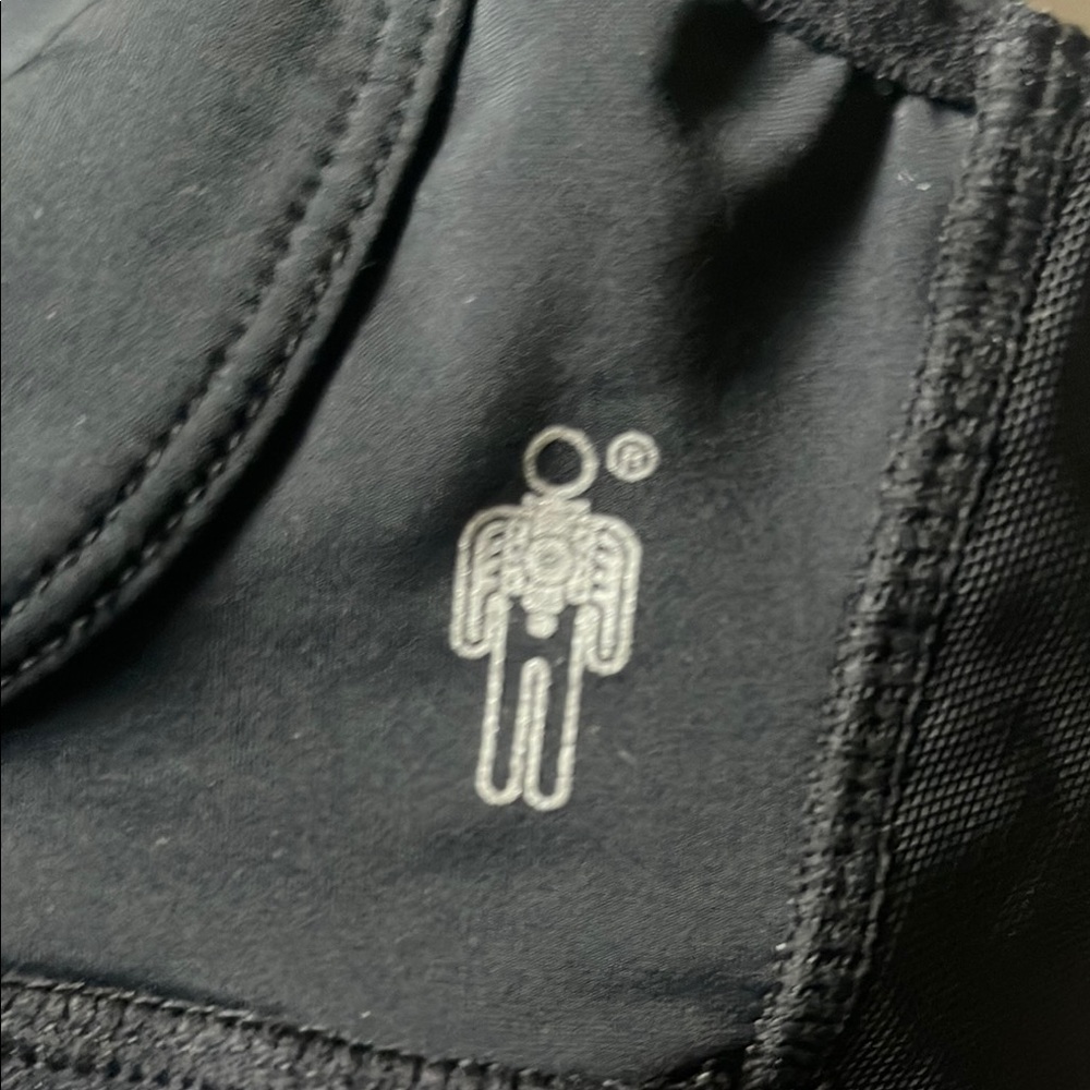 Two Human Performance Engineering Sport Bras Gent… - image 7